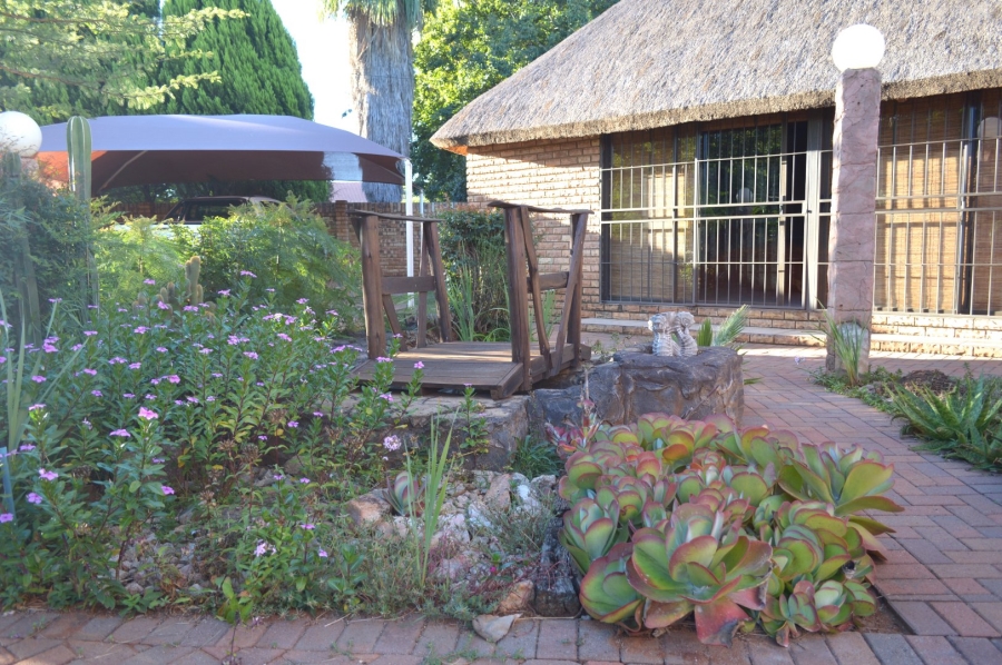 6 Bedroom Property for Sale in Doringkruin North West